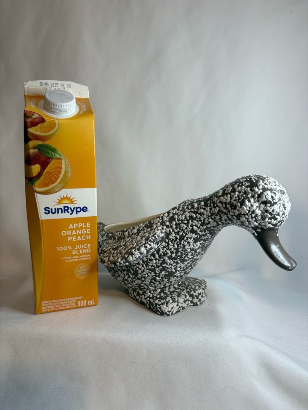 Royal Haeger, duck planter, white stone lace finish
